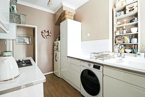 Kitchen- click for photo gallery